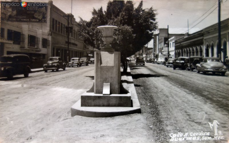 Fotos de Guaymas, Sonora: Calle A. Cerdán ( Circulada el 24 de Marzo de 1952 ).