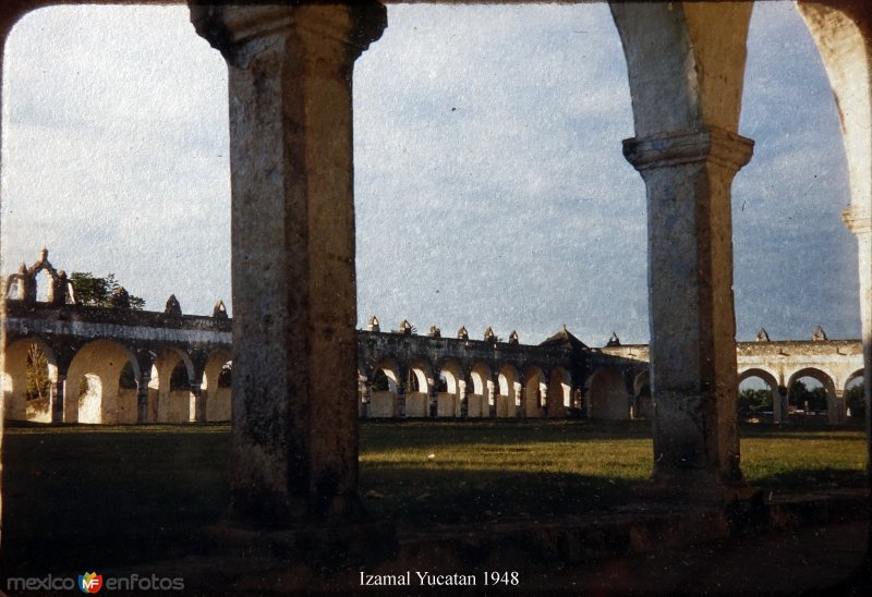 Fotos de Izamal, Yucatán: El Exconvento de Izamal 1948