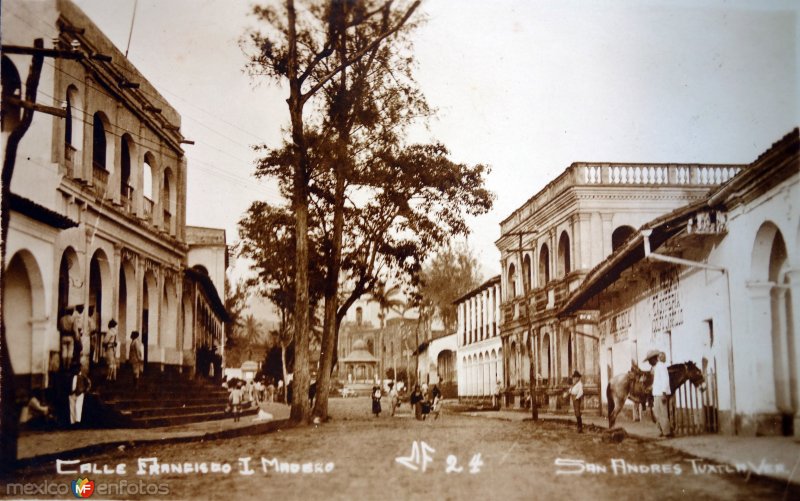 Fotos de San Andrés Tuxtla, Veracruz: Escena en la  Calle de Francisco I Madero.