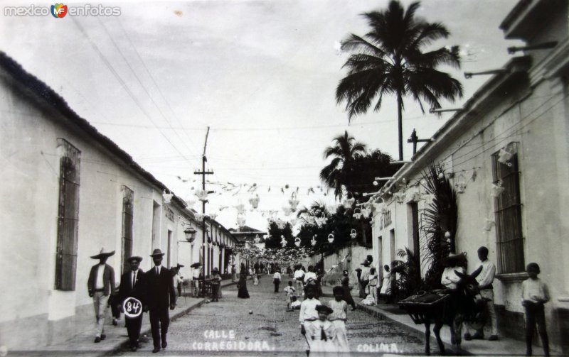 Fotos de Colima, Colima: Calle  Corregidora. ( Circulada el 6 de Febrero de 1940 ).