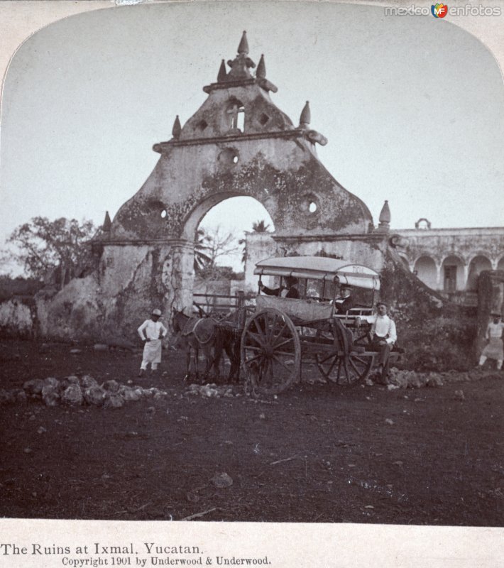 Fotos de Izamal, Yucatán: Las Ruinas de Ixmal 1901.