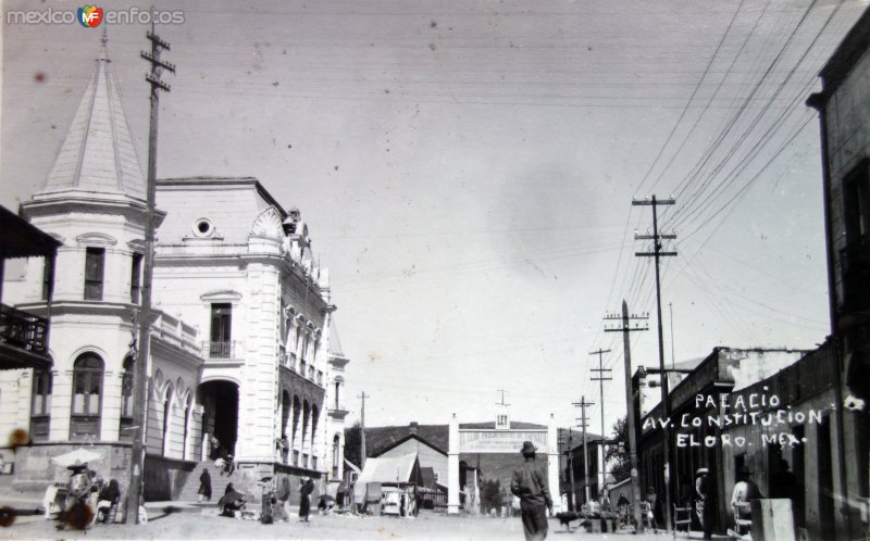 Fotos de El Oro, México: Palacio Municipal y Avenida Constitucion.