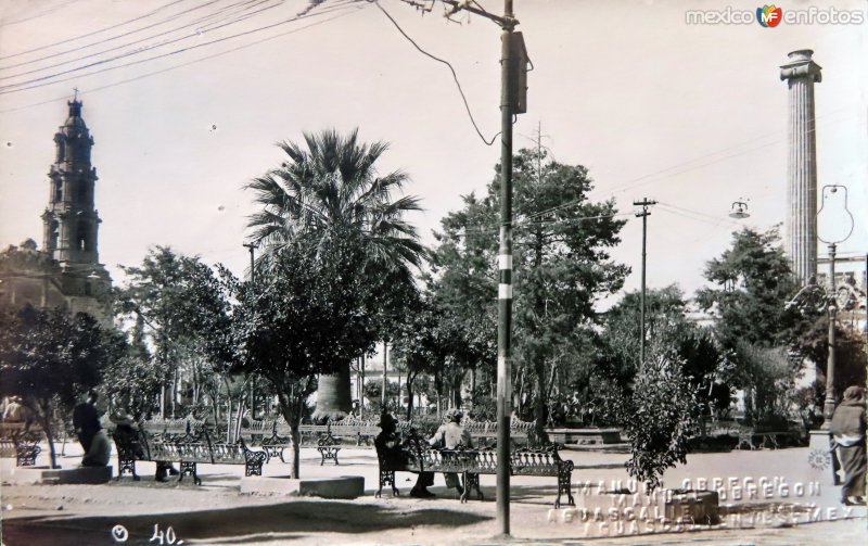 Fotos de Aguascalientes, Aguascalientes: La Plaza por el fotografo Manuel Obregon.