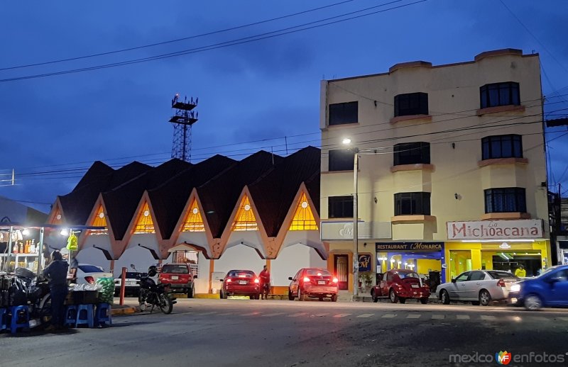 Fotos de Cerro Azul, Veracruz: Santuario de Guadalupe y Hotel Monarca