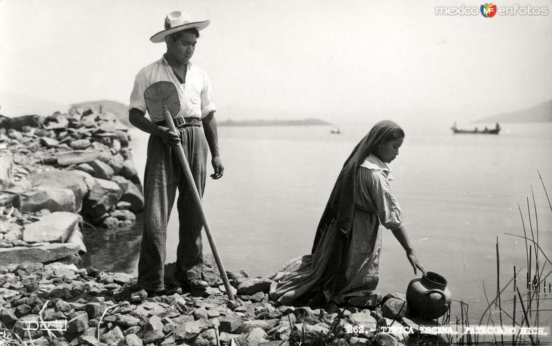 Fotos de Pátzcuaro, Michoacán: Típica escena en el lago de Pátzcuaro