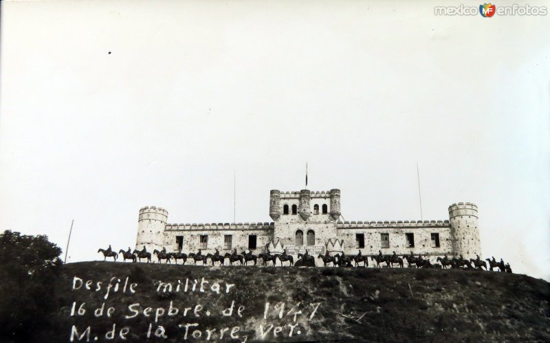 Fotos de Martínez De La Torre, Veracruz: Desfile Militar ( Fechada el 16 de Septiembre de 1947 ).