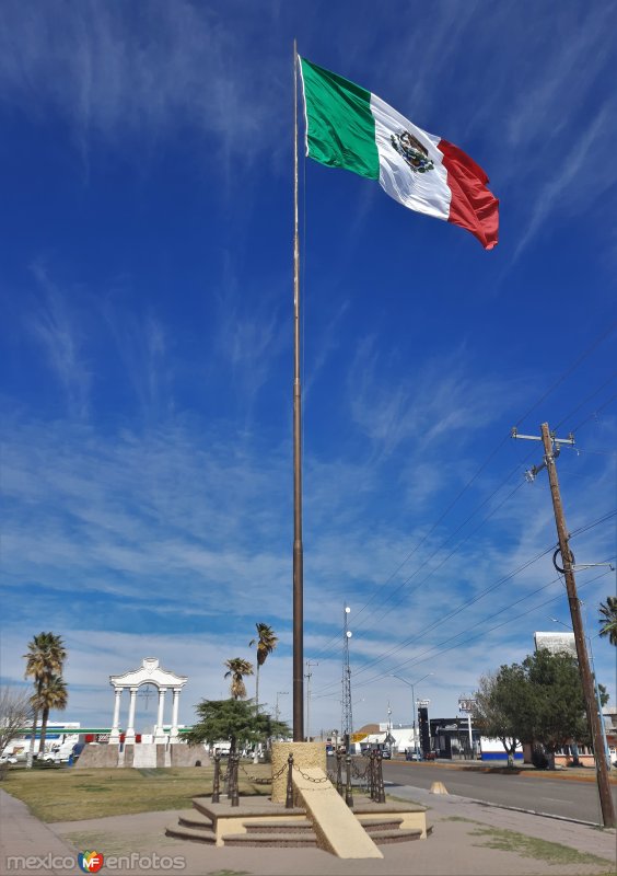 Fotos de Camargo, Chihuahua: Bandera Nacional