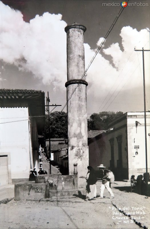 Fotos de Pátzcuaro, Michoacán: Pila del toro.