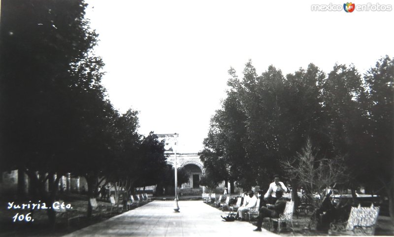 Fotos de Yuriria, Guanajuato: La Plaza.