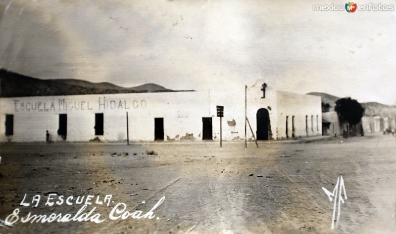 Fotos de La Esmeralda, Coahuila: La escuela.