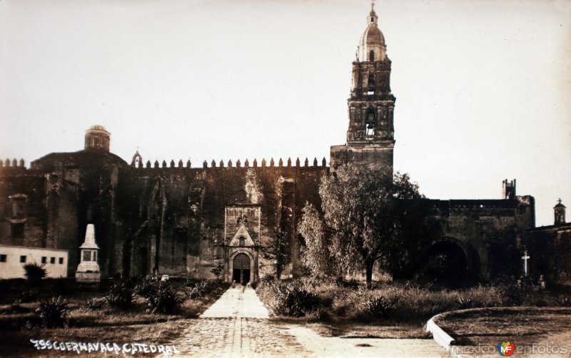 Fotos de Cuernavaca, Morelos: La Catedral por el Fotógrafo Hugo Brehme.