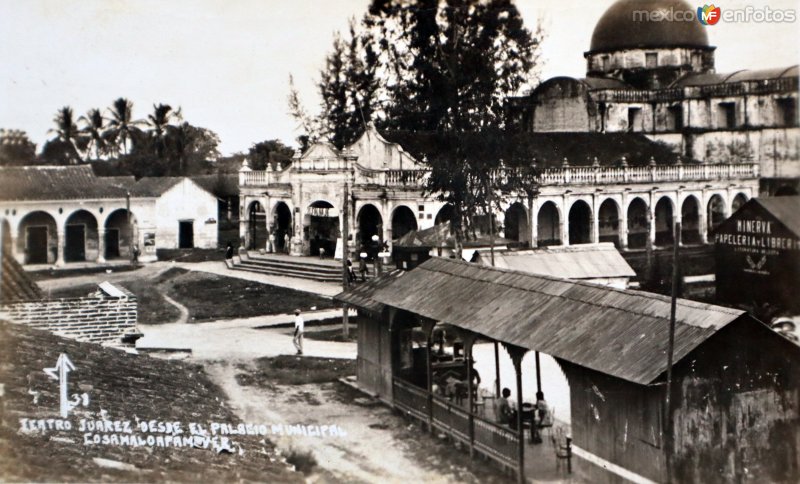 Fotos de Cosamaloapan, Veracruz: Teatro Juarez desde el Palacio Municipal.