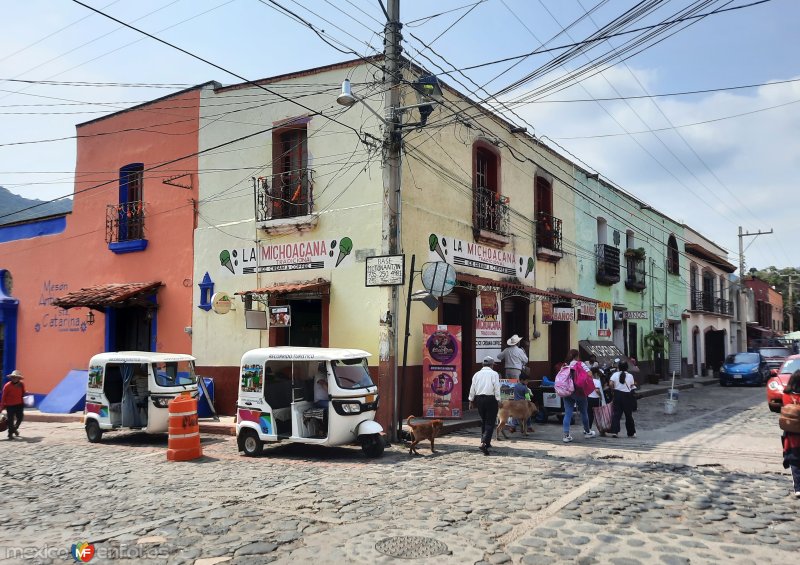 Fotos de Tlayacapan, Morelos: Esquina en la Avenida 5 de Mayo