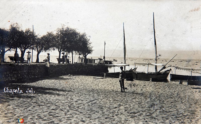 Fotos de Chapala, Jalisco: Escena callejera ( Circulada el 19 de Diciembre de 1908 )..