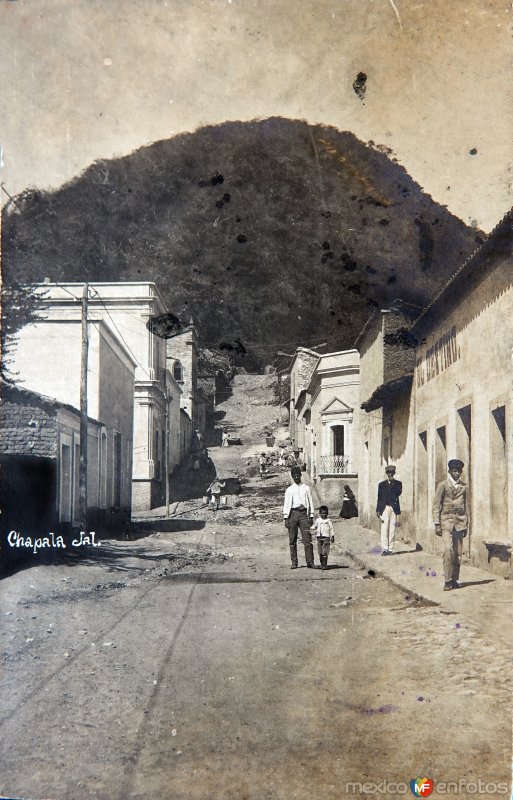 Fotos de Chapala, Jalisco: Escena callejera ( Circulada el 22 de marzo de 1908 ).