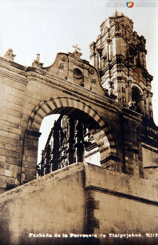 Fotos de Tlalpujahua De Rayón, Michoacán: Fachada de La Parroquia.