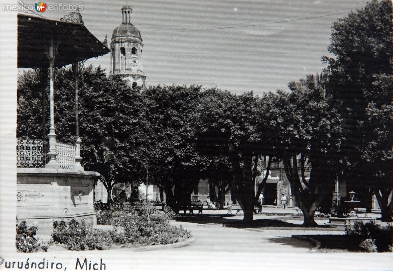 Fotos de Puruandiro, Michoacán: La Plaza e Iglesia.