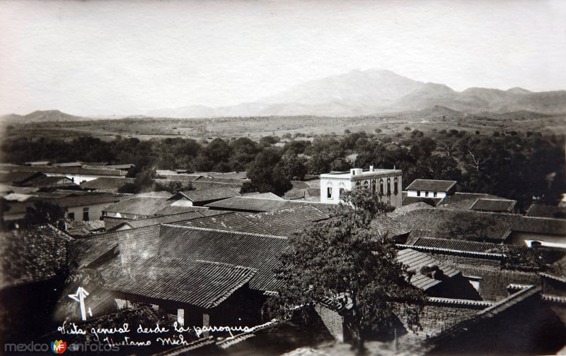 Fotos de Huetamo, Michoacán: Vista general desde la parroquia. ( Circulada el 2 de Agosto de 1937 ).