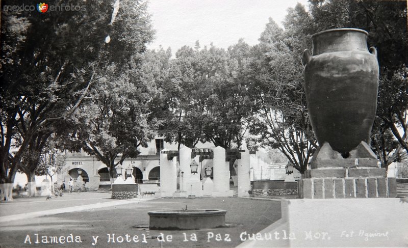 Fotos de Cuautla, Morelos: Alameda y Hotel de La Paz.