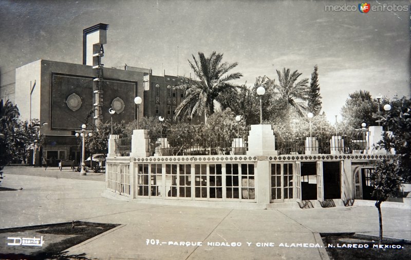 Fotos de Nuevo Laredo, Tamaulipas: Parque Hidalgo y cine Alameda.