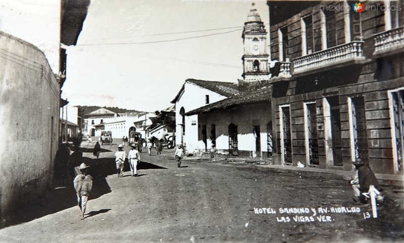 Fotos de Las Vigas De Ramírez, Veracruz: Hotel Sandino y Avenida Hidalgo.