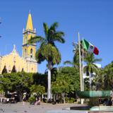 Plaza de Armas y Catedral de Mazatlán