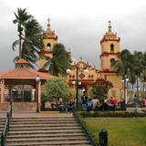 Plaza Principal y Catedral de Catemaco