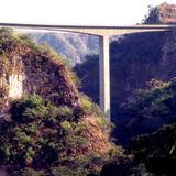 Puente sobre el río Tuxpan