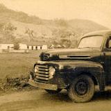 Auto de Pemex en los campos petroleros (c. 1950)