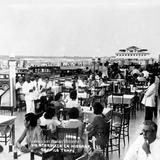 Restaurantes en la Playa de Miramar en 1952