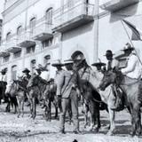 Revolucionarios en la calle Aduana