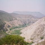 Panorámica de la cañada del Río Salado y el Puente Calapa. San Pedro Tetitlán, Puebla