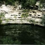 El cenote sagrado de los mayas. Chichén Itzá, Yucatán. 2000