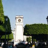 La torre del reloj en el jardín Hidalgo. Irapuato, Gto. 2001