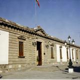 Fachada de estilo neoclásico del Palacio Municipal. Irapuato, Gto. 2001