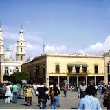 Plaza Fundadores y Catedral (1765). León, Gto. 2003