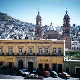 Las torres de la Catedral y centro de la cd. de Zacatecas. Diciembre/2003