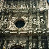 En cantera rosa la obra maestra del barroco exuberante. Zacatecas. 2002