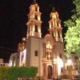 LA IGLECIA SAN ANTONIO de noche