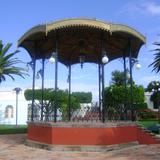 Kiosco de hierro forjado en la Ex-hacienda de Juriquilla. Octubre/2011