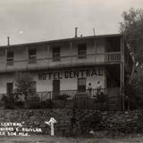 Hotel Central. Gerente Trinidad E. Aguilar