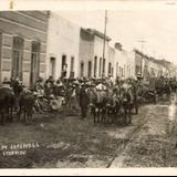 Cuadrilla de zapadores en Avenida Iturbide (lugar no identificado)