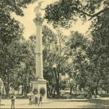 monumento a la paz en plaza baca ortiz