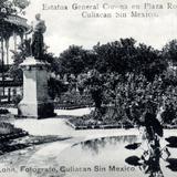 Estatua del General Corona, en la Plaza Rosales