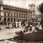 El Zócalo y el Ayuntamiento del Distrito Federal (circa 1920)