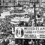 Manifestación popular en apoyo a la expropiación petrolera (1940)