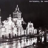 La Catedral en noche lluviosa