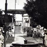 KIOSKO Y JARDIN