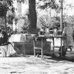 Puesto de bebidas en la Plaza de Armas (por William Henry Jackson, 1891)