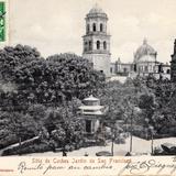 Sitio de coches en el Jardín de San Francisco